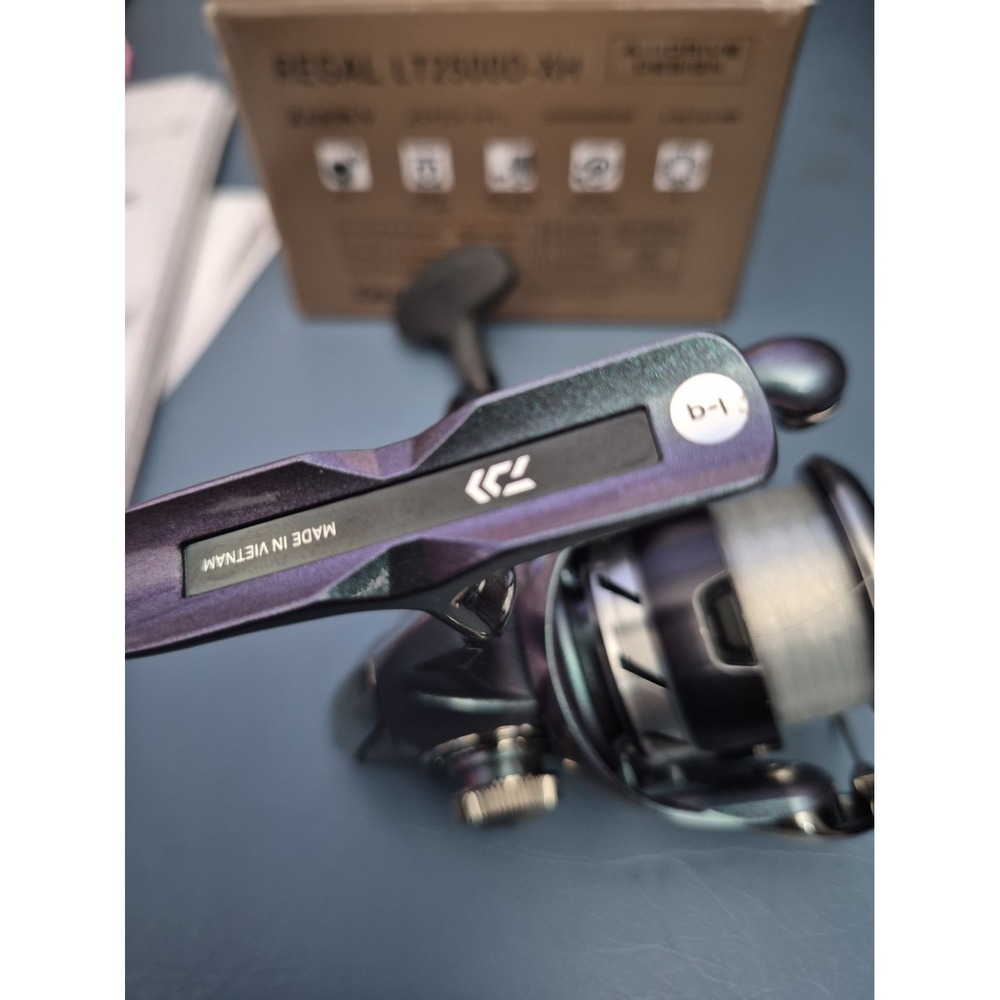 daiwa regal lt 2500d-xh spinning reel NIB